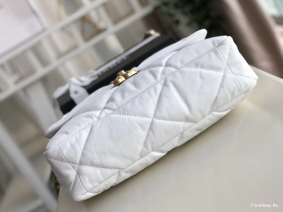 First Bag Ru CHANEL 19 BAG FLAP 0825